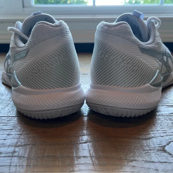 Asics White and Gray Athletic Shoes with Breathable Mesh - Picture 7 of 9